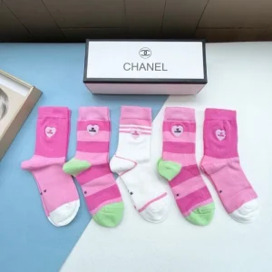 2026 靴下 CHANEL シャネル 着こなしが簡単につくれる 商品画像 1