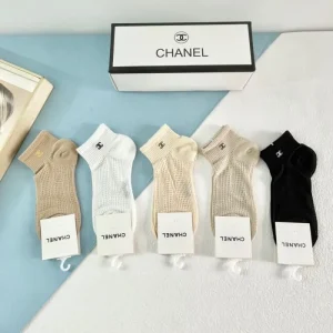 2026 靴下 CHANEL シャネル 存在感ばっちりなアイテム 商品画像 1