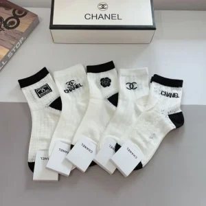 2026 靴下 CHANEL シャネル 海外の顧客限定先行セール 商品画像 1