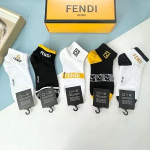 2026 靴下 FENDI フェンデイ オシャレスタイルは今季も 商品画像 1