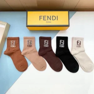 2026 靴下 FENDI フェンデイ 今季は色を使った注目新品 商品画像 1