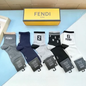 2026 靴下 FENDI フェンデイ 人気沸騰中!おしゃれ新品 商品画像 1
