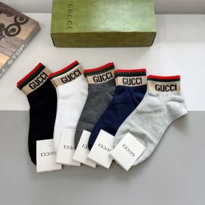 2026 靴下 GUCCI グッチ 先シーズンに引き続き新品 商品画像 1