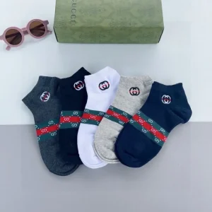 2026 靴下 GUCCI グッチ 気軽におしゃれを楽しめる 商品画像 1
