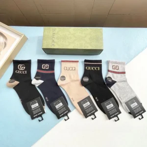 2026 靴下 GUCCI グッチ VIPセールでまさかの破格 商品画像 1