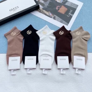 2026 靴下 GUCCI グッチ 上品カジュアルな雰囲気に 商品画像 1