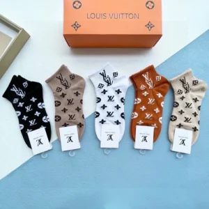 2026 靴下 LOUIS VUITTON ルイヴィトン 流行の最前線 商品画像 1