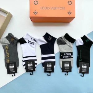 2026 靴下 LOUIS VUITTON ルイヴィトン 最旬アイテム 商品画像 1