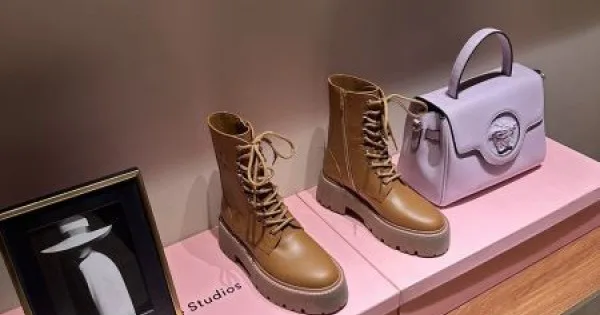 CELINE セリーヌ 2024FW レディース用 ブーツ どちらも人気がある 商品画像 12