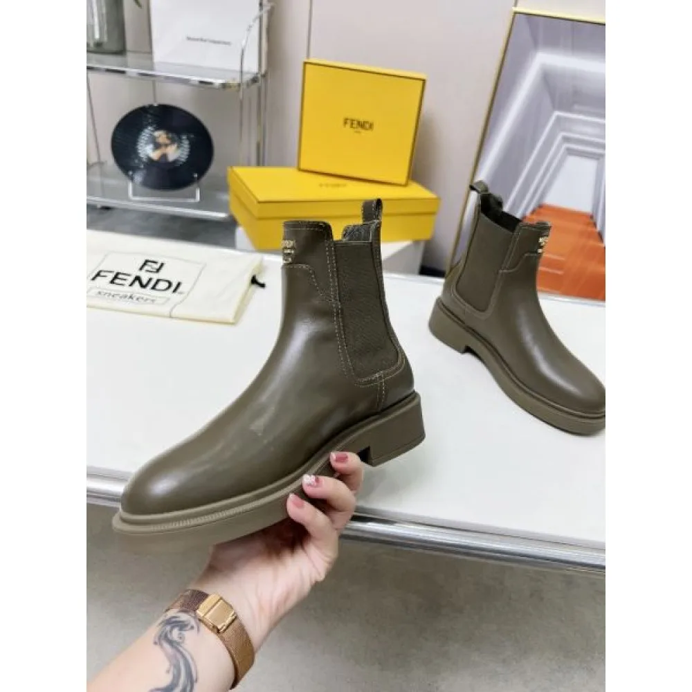 FENDI フェンデイ 2024FW レディース用 ブーツ 見逃せない今秋新作 商品画像 4