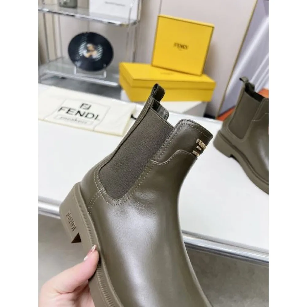 FENDI フェンデイ 2024FW レディース用 ブーツ 見逃せない今秋新作 商品画像 7