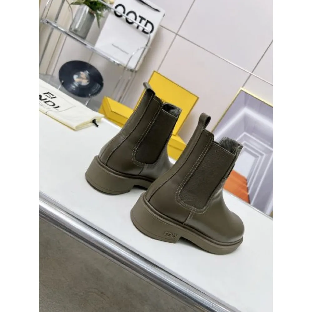 FENDI フェンデイ 2024FW レディース用 ブーツ 見逃せない今秋新作 商品画像 8