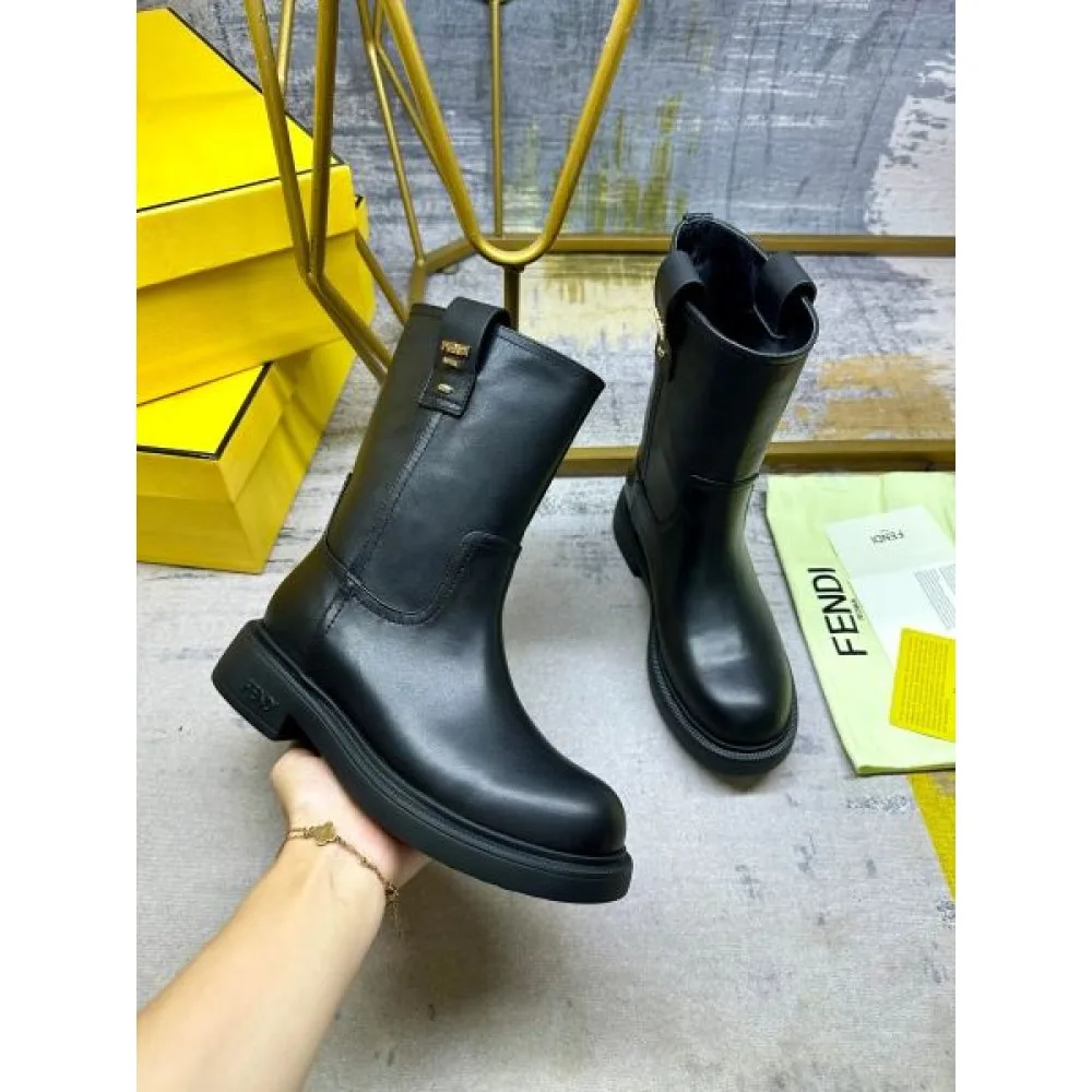 FENDI フェンデイ 2024FW レディース用 ブーツ 絶対欲しい手に入る 商品画像 1