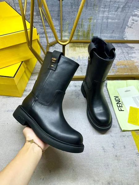 FENDI フェンデイ 2024FW レディース用 ブーツ 絶対欲しい手に入る 商品画像 7