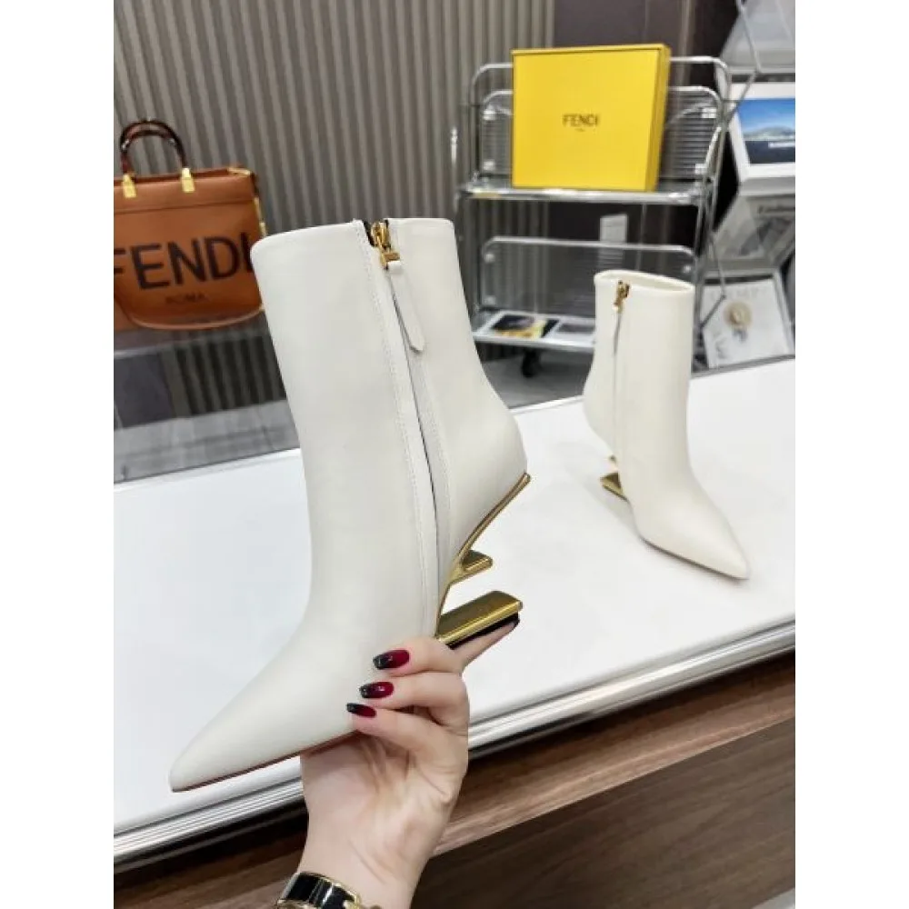 FENDI フェンデイ 2024FW レディース用 ブーツ トレンドの最先端に 商品画像 5