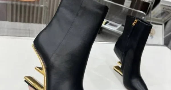 FENDI フェンデイ 2024FW レディース用 ブーツ トレンドの最先端に 商品画像 12