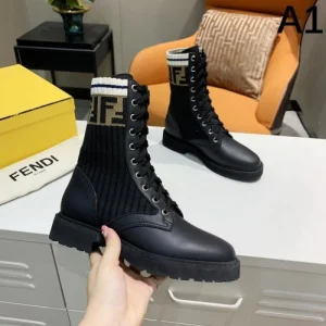 FENDI フェンデイ 2024FW レディース用 ブーツ 今年買い足したい! 商品画像 1