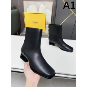 FENDI フェンデイ 2024FW レディース用 ブーツ 今年の冬はこれで決まり 商品画像 1