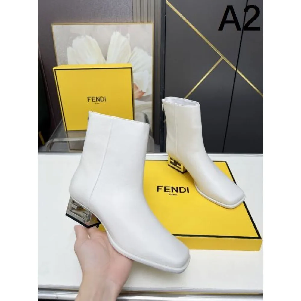 FENDI フェンデイ 2024FW レディース用 ブーツ 今年の冬はこれで決まり 商品画像 2