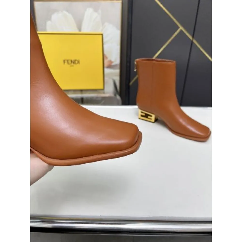 FENDI フェンデイ 2024FW レディース用 ブーツ 今年の冬はこれで決まり 商品画像 7