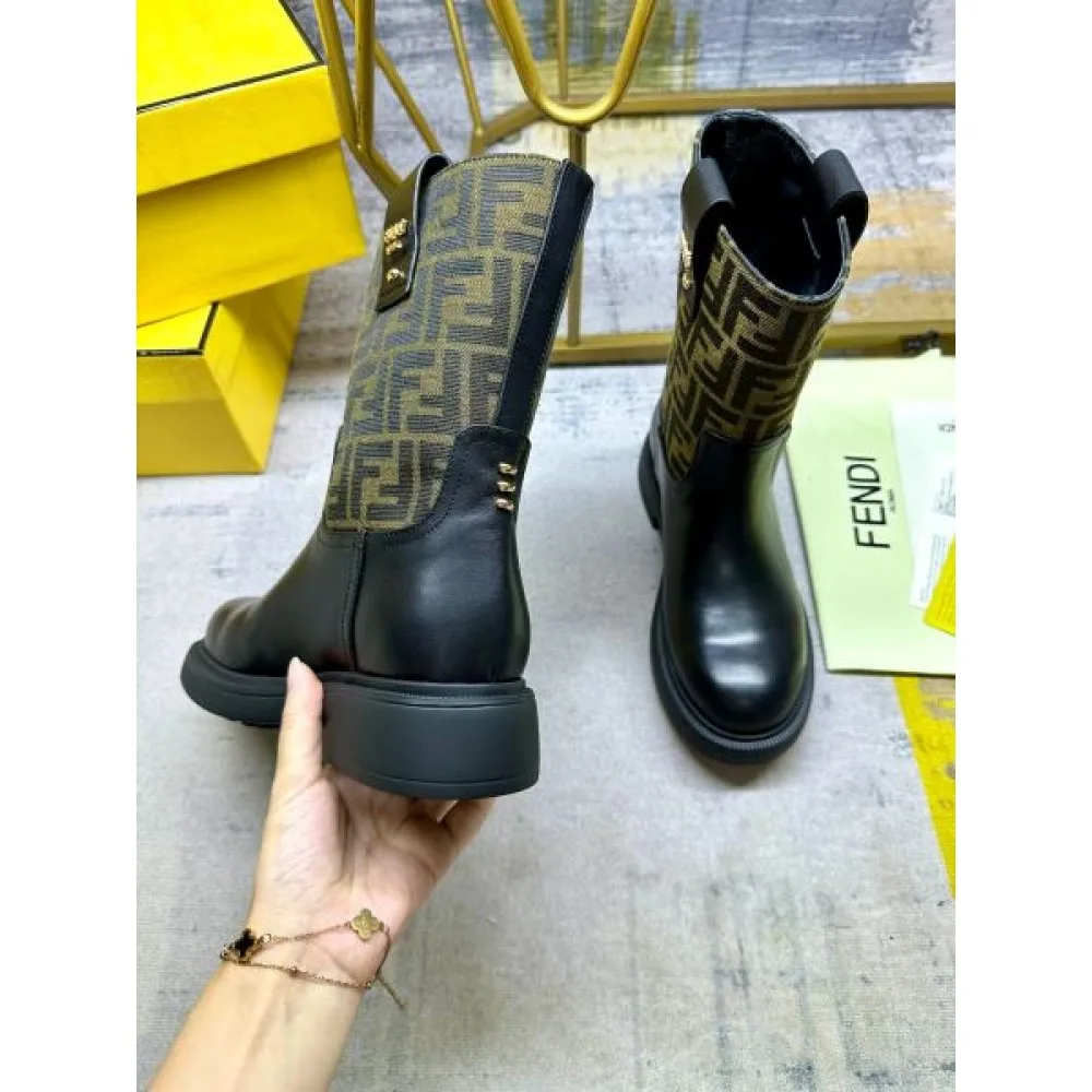 FENDI フェンデイ 2024FW レディース用 ブーツ 最後の秋冬コレクション 商品画像 6