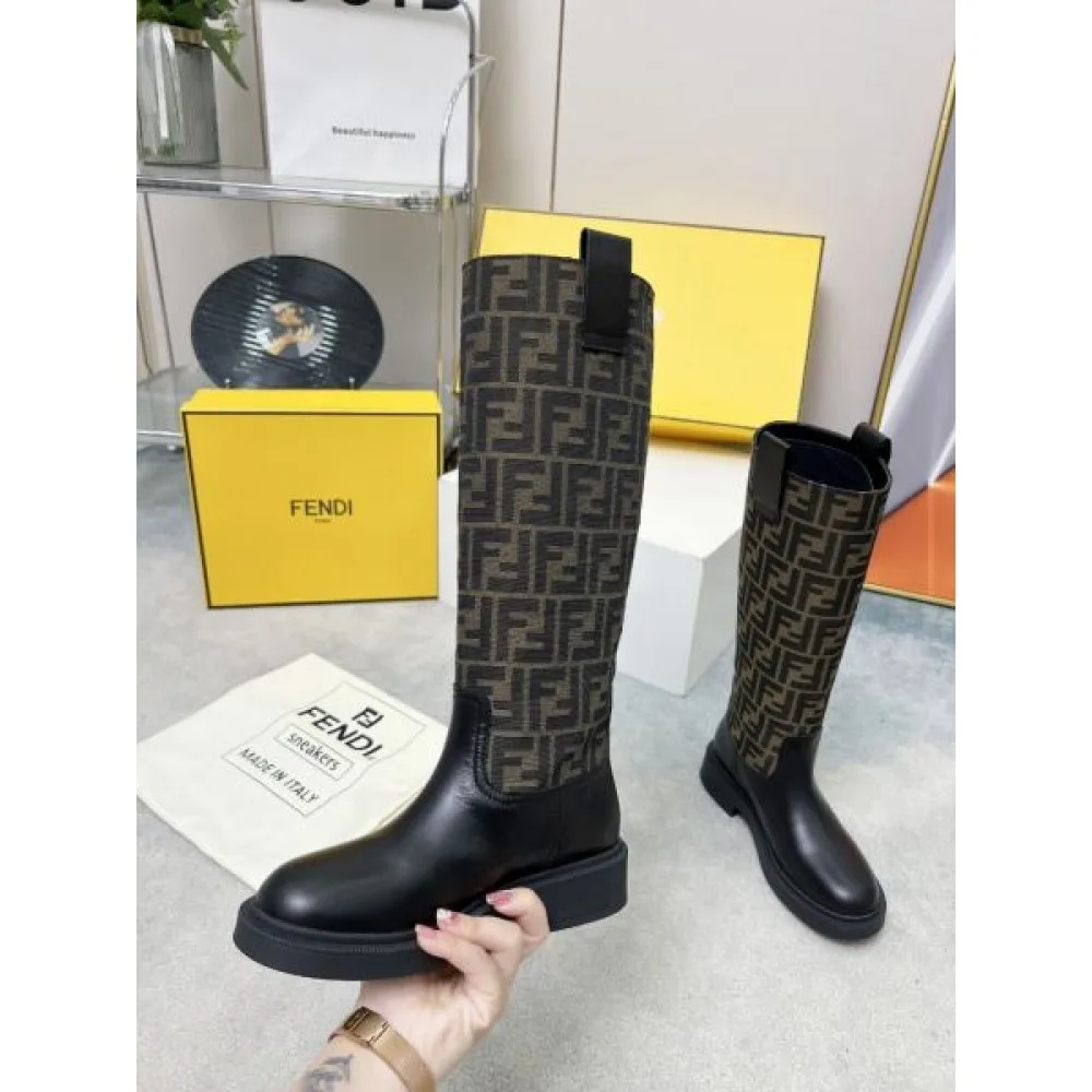 FENDI フェンデイ 2024FW レディース用 ブーツ 抜群なブランドプリント 商品画像 5