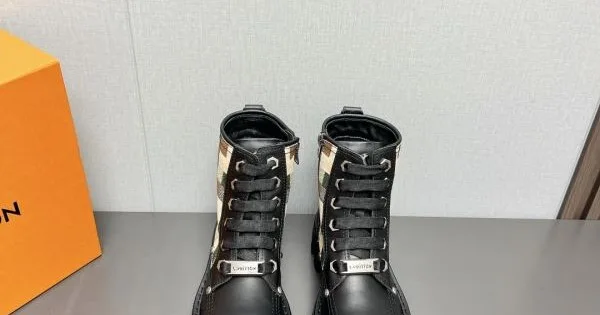 LOUIS VUITTON ルイヴィトン 2024FW レディース用 ブーツ お洒落さん必見 商品画像 11