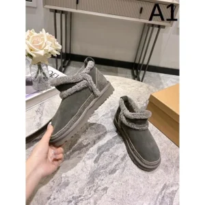 UGG アグ 2024FW レディース用 ブーツ 今年も大活躍間違いなし 商品画像 1