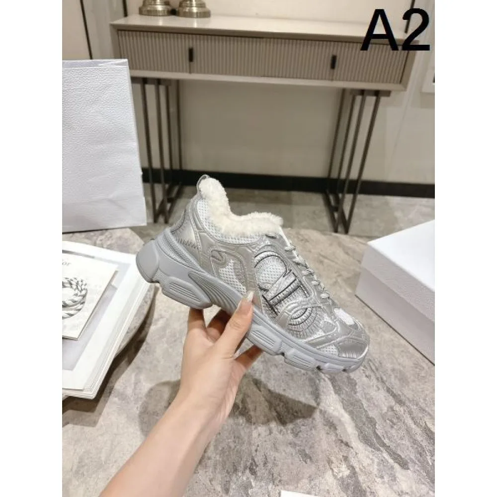DIOR ディオール 2024FW レディース用 スニーカー 海外の顧客限定先行セール 商品画像 2