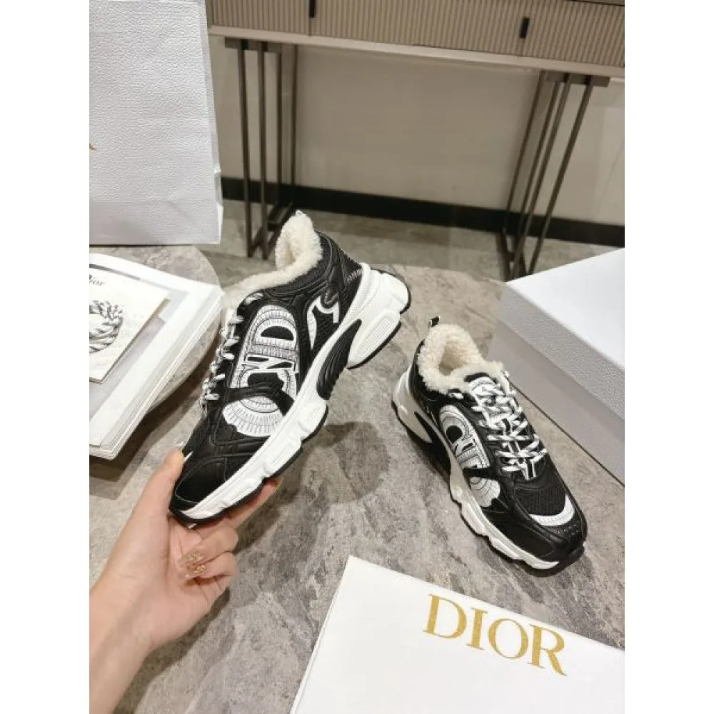 DIOR ディオール 2024FW レディース用 スニーカー 海外の顧客限定先行セール 商品画像 4