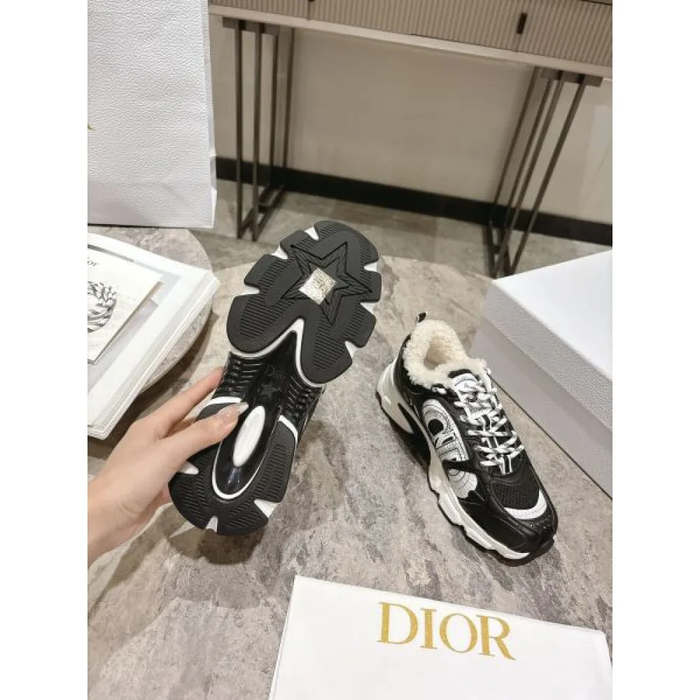 DIOR ディオール 2024FW レディース用 スニーカー 海外の顧客限定先行セール 商品画像 9