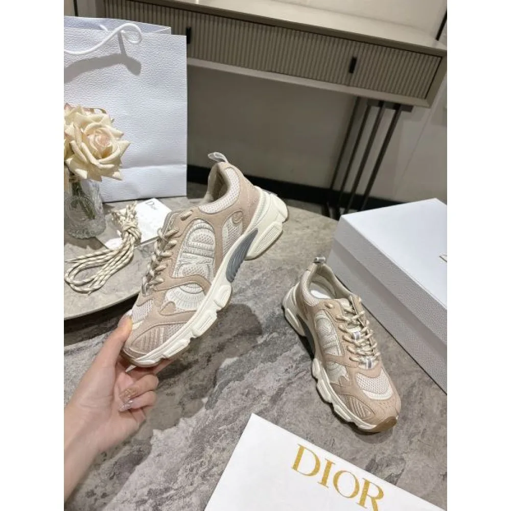 DIOR ディオール 2024FW レディース用 スニーカー 著名人やセレブも愛用する 商品画像 4