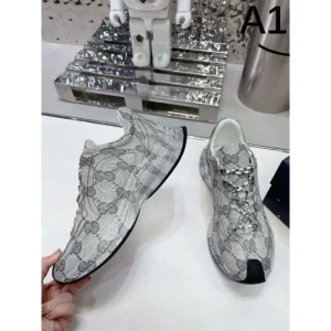 2026 ファッションの流行り GUCCI グッチ レディース用 スニーカー 商品画像 1