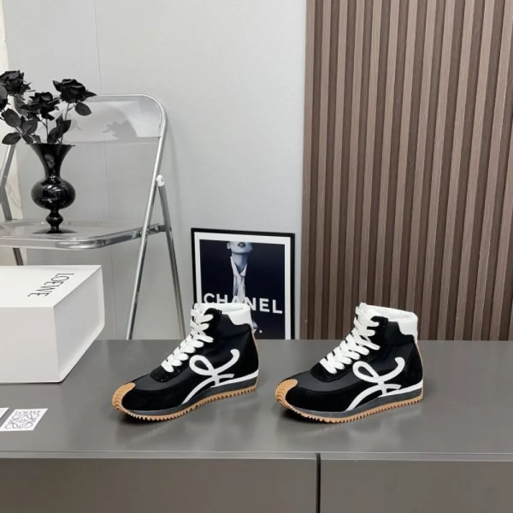 LOEWE ロエベ 2024FW レディース用 スニーカー 季節の変わり目に活躍する 商品画像 5