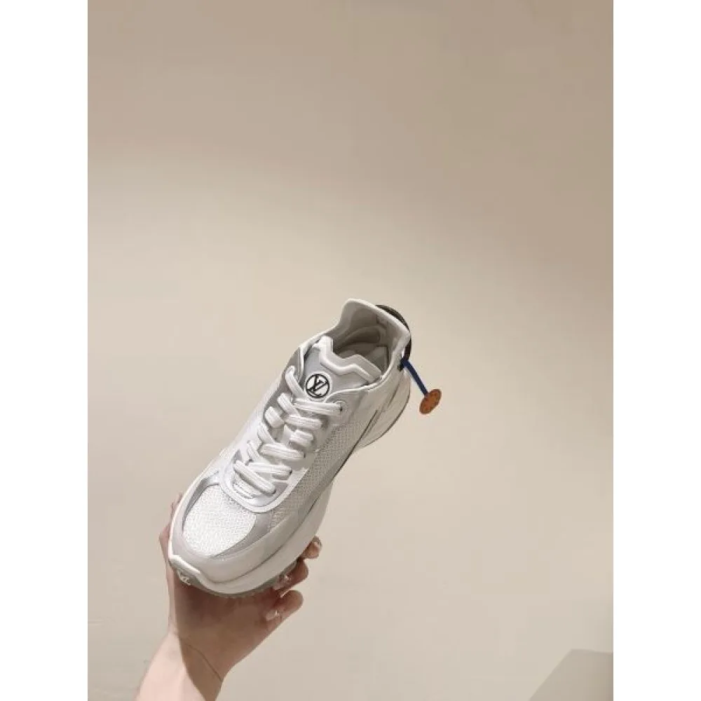 2026 話題人気商品 LOUIS VUITTON ルイヴィトン レディース用 スニーカー 商品画像 3