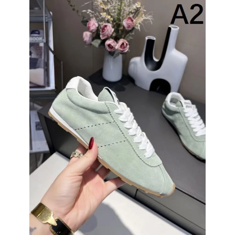 2026 季節を問わず活躍し MIU MIU ミュウミュウ レディース用 スニーカー 商品画像 2