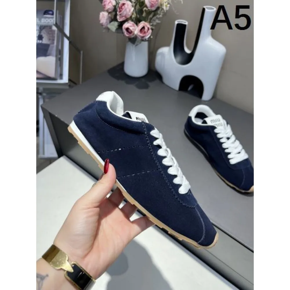 2026 季節を問わず活躍し MIU MIU ミュウミュウ レディース用 スニーカー 商品画像 5