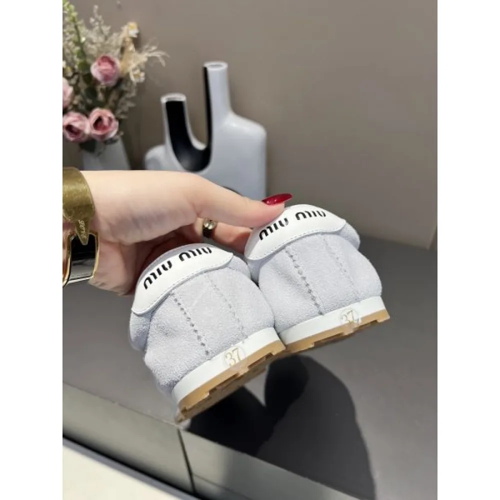 2026 季節を問わず活躍し MIU MIU ミュウミュウ レディース用 スニーカー 商品画像 9