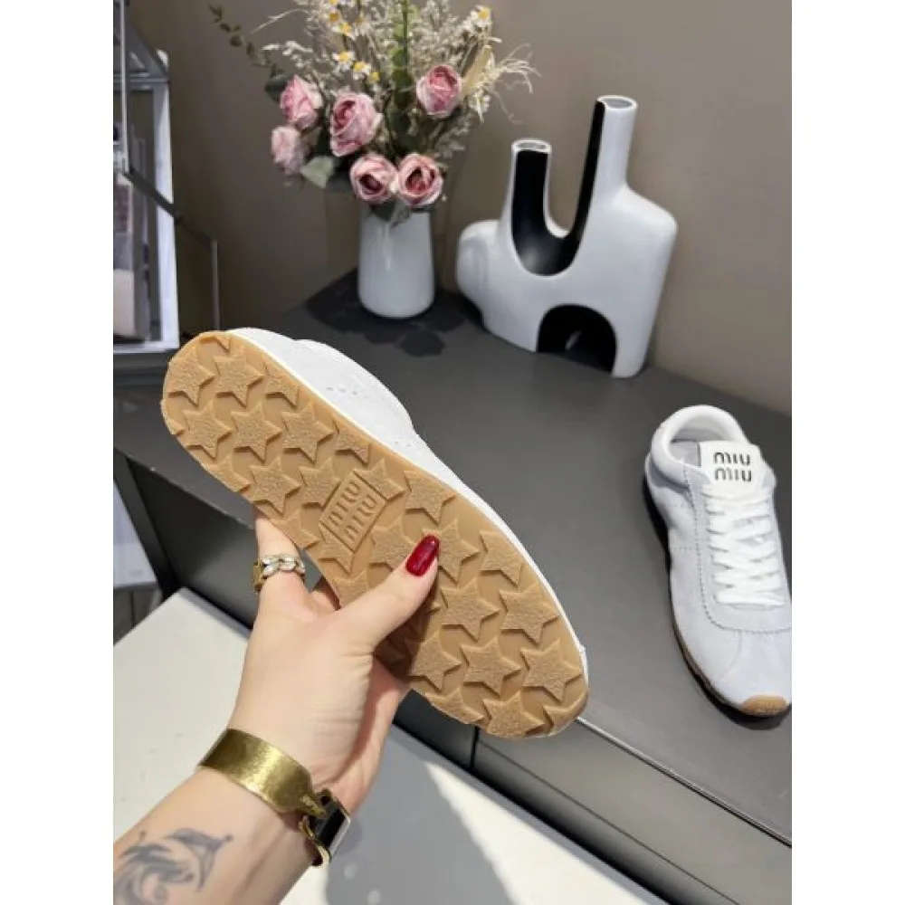 2026 季節を問わず活躍し MIU MIU ミュウミュウ レディース用 スニーカー 商品画像 10