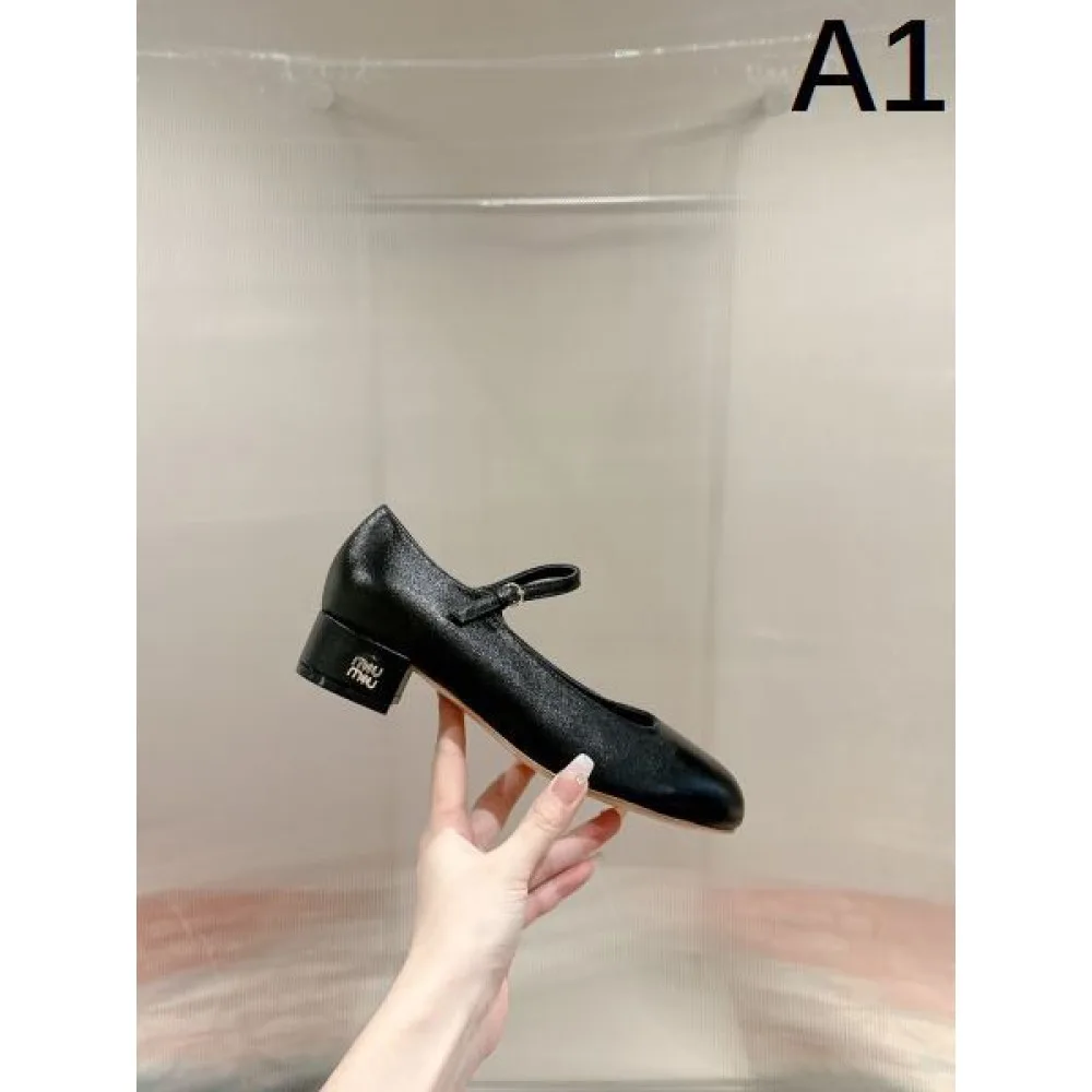 2026 おしゃれを楽しむ! MIU MIU ミュウミュウ レディース用 スニーカー 商品画像 1