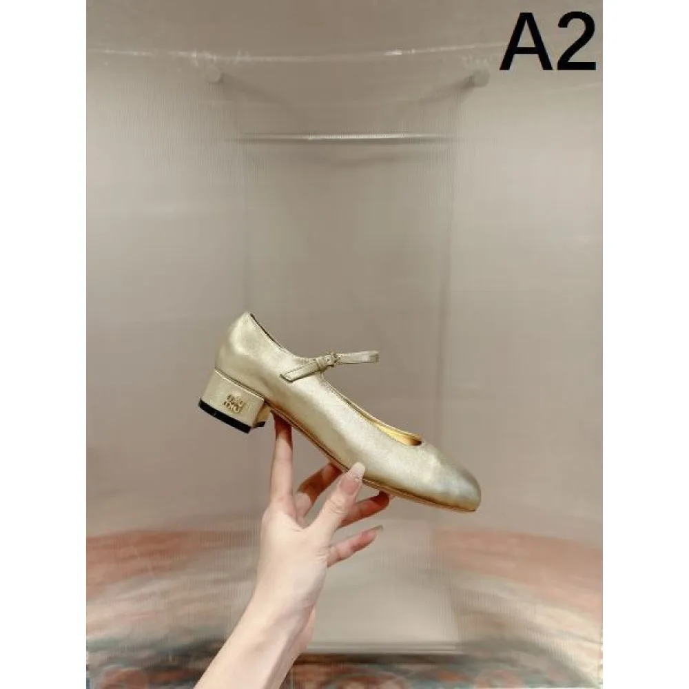 2026 おしゃれを楽しむ! MIU MIU ミュウミュウ レディース用 スニーカー 商品画像 2