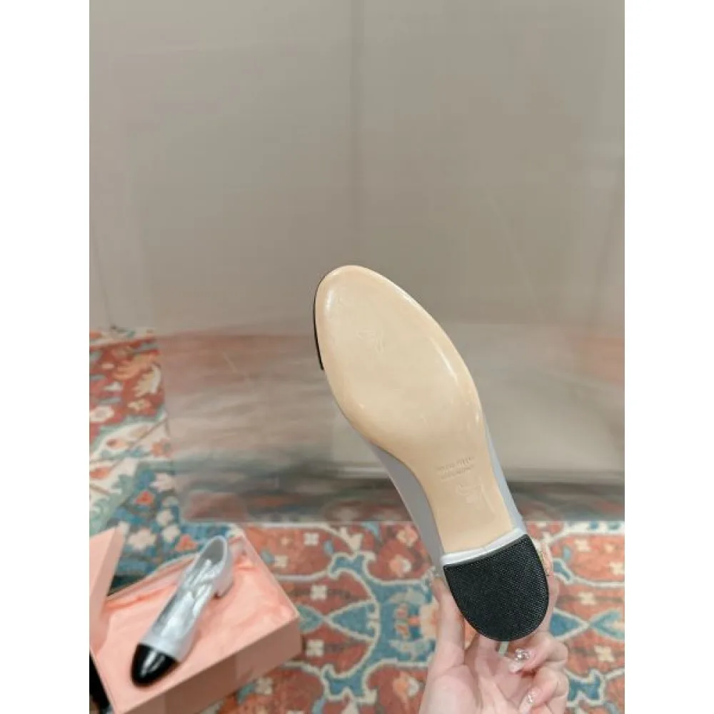 2026 おしゃれを楽しむ! MIU MIU ミュウミュウ レディース用 スニーカー 商品画像 10