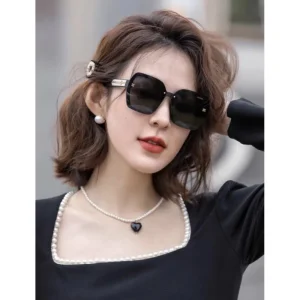 CHANEL シャネル 2026 サングラス 夏にピッタリのアイテム 商品画像 1