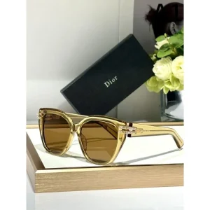 2024FW サングラス DIOR ディオール ストリートに溢れるウェア 商品画像 1