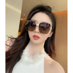 LOUIS VUITTON ルイヴィトン 2026 サングラス 大人気アイテム 商品画像 1