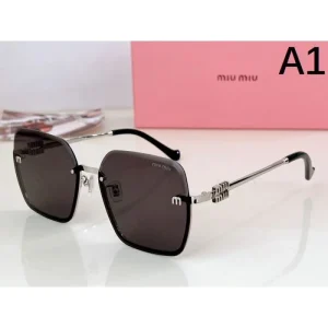 MIU MIU ミュウミュウ 2026 サングラス お洒落スタイル 商品画像 1