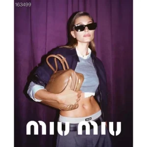 MIU MIU ミュウミュウ 2026 サングラス 最終価格セール 商品画像 1