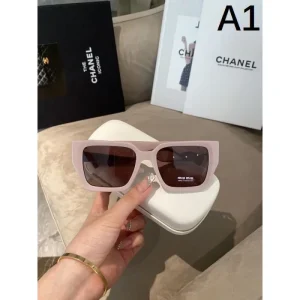 MIU MIU ミュウミュウ 2026 サングラス 絶対購入したい 商品画像 1
