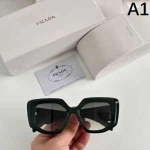 PRADA プラダ 2026 サングラス デイリー使いに実用性抜群 商品画像 1