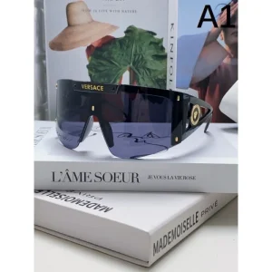 VERSACE ヴェルサーチェ 2026 サングラス おしゃれを楽しむ! 商品画像 1